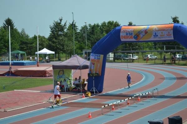 Atletica benefica a Busto (inserita in galleria)