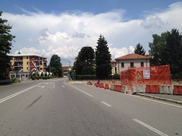 cantiere rotonda cajello cascinetta gallarate centro commerciale laghi