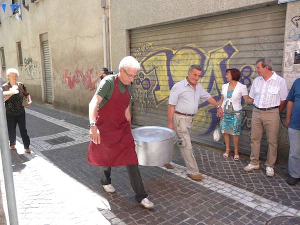 Contrada del brodo 2012 (inserita in galleria)