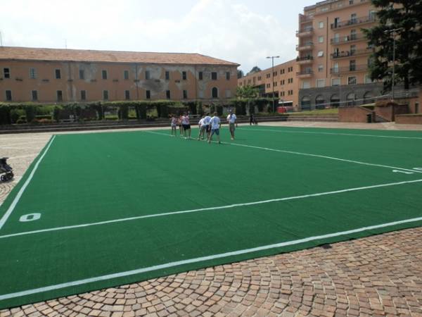 Football americano in piazza Repubblica (inserita in galleria)