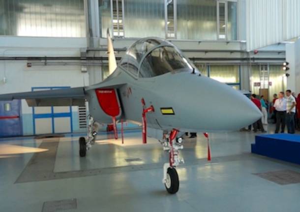 Aermacchi consegna il primo M-346 a Singapore (inserita in galleria)