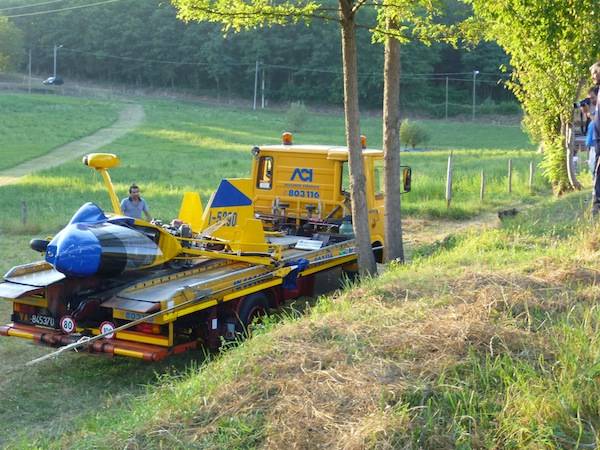 Decollo sbagliato, ultraleggero finisce nel bosco (inserita in galleria)