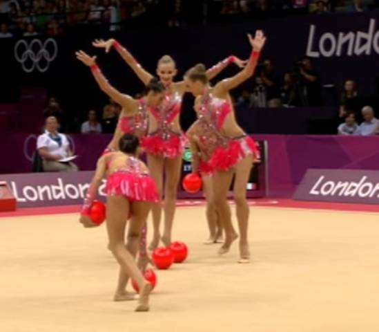 Le ragazze della ritmica (inserita in galleria)