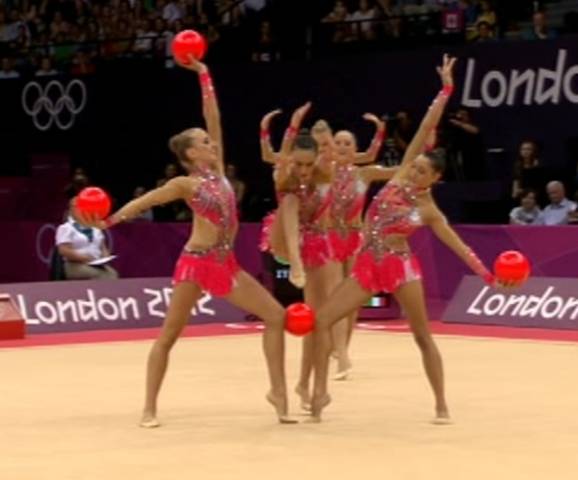 Le ragazze della ritmica (inserita in galleria)