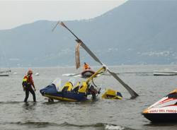 Ultraleggero nel lago (inserita in galleria)