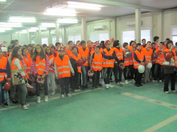 Bambini in vista al cantiere Pedemontana (inserita in galleria)