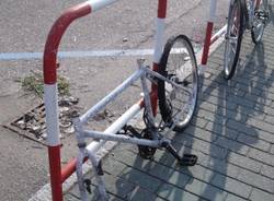 Biciclette distrutte alla Stazione Nord (inserita in galleria)