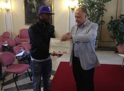 Consegna degli attestati ai profughi varesini (inserita in galleria)