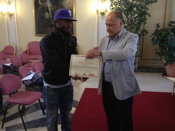 Consegna degli attestati ai profughi varesini (inserita in galleria)