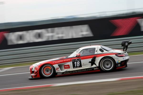 Emozioni e velocità al Nürburgring (inserita in galleria)
