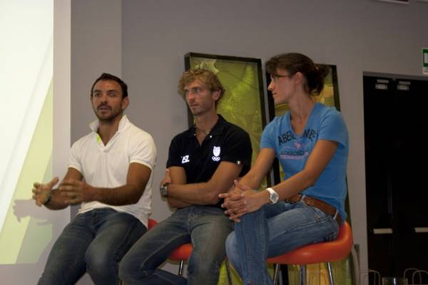 I campioni del remo alla Elmec (inserita in galleria)