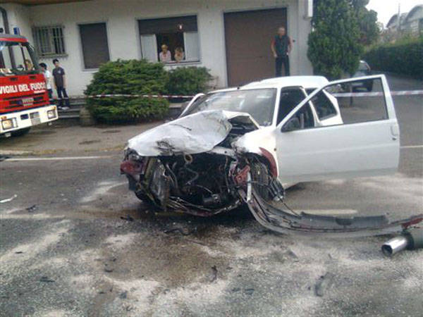 Incidente con tre auto a Oggiona (inserita in galleria)