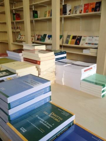 Insubria, rinasce la libreria dell'Università (inserita in galleria)
