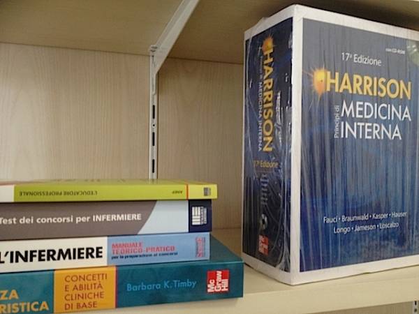 Insubria, rinasce la libreria dell'Università (inserita in galleria)