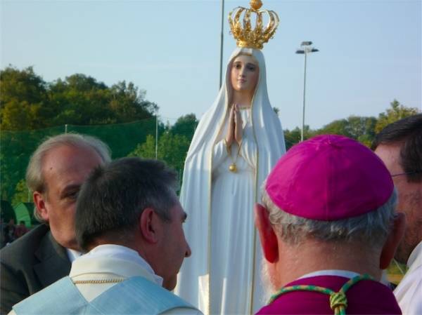 La Madonna di fatima/2 (inserita in galleria)