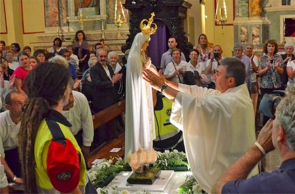 La Madonna di Fatima (inserita in galleria)