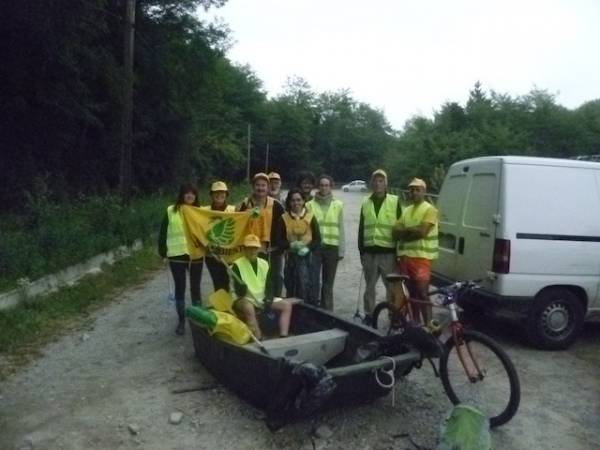 Legambiente Tradate pulisce il mondo (inserita in galleria)