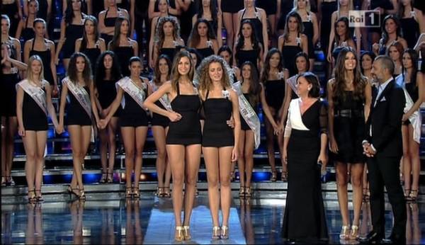 Miss Italia 2012, il momento della premiazione (inserita in galleria)