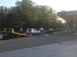 Provoca un incidente e poi si schianta (inserita in galleria)