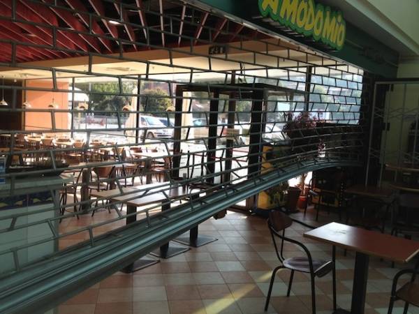 Spaccata al supermercato (inserita in galleria)