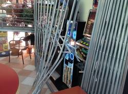 Spaccata al supermercato (inserita in galleria)