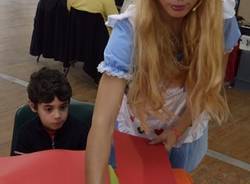 Bimbi in fiera con Alice (inserita in galleria)