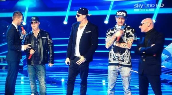 Club Dogo a XFactor 6 (inserita in galleria)