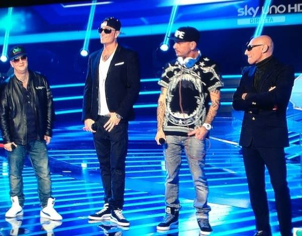 Club Dogo a XFactor 6 (inserita in galleria)
