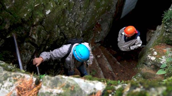 Dentro la Grotta Marelli (inserita in galleria)
