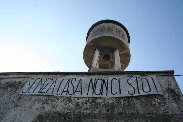 Ex tintoria occupata a Saronno (inserita in galleria)