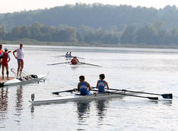 Giovani canottieri alla Schiranna (inserita in galleria)