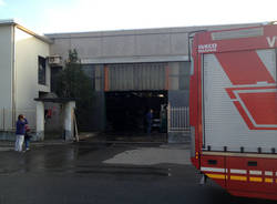 Incendio in una ditta di San Macario (inserita in galleria)