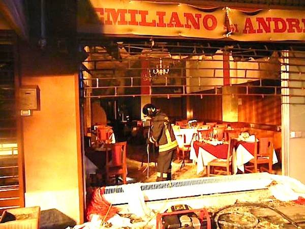 incendio pizzeria samarate san macario 2012