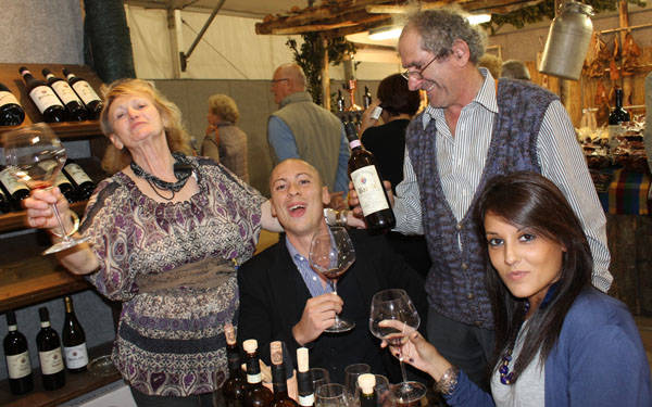 Intenditori in fiera (inserita in galleria)