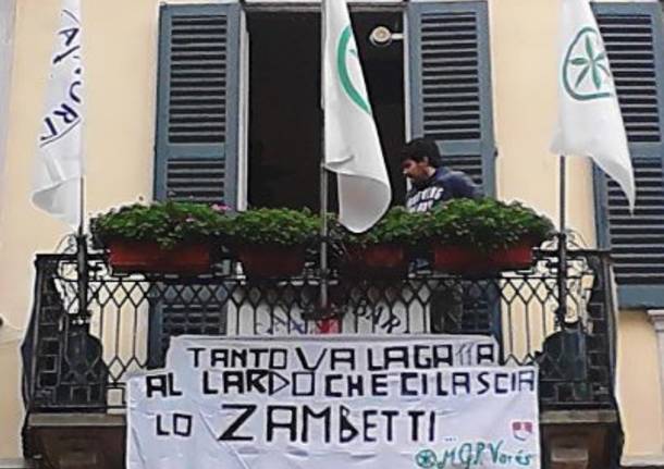 lega nord varese zambetti balcone