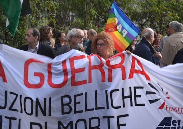 Manifestazione contro Aermacchi (inserita in galleria)