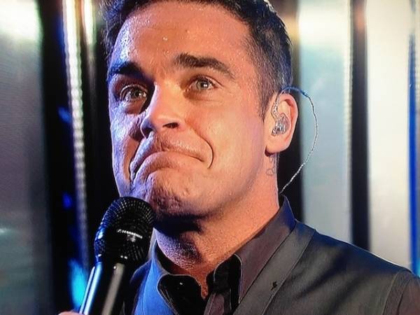 Robbie Williams a XFactor (inserita in galleria)