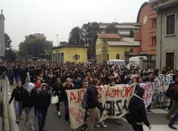 Studenti in corteo a Saronno (inserita in galleria)