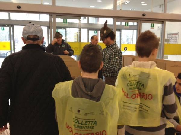 Banco alimentare alla Tigros  (inserita in galleria)