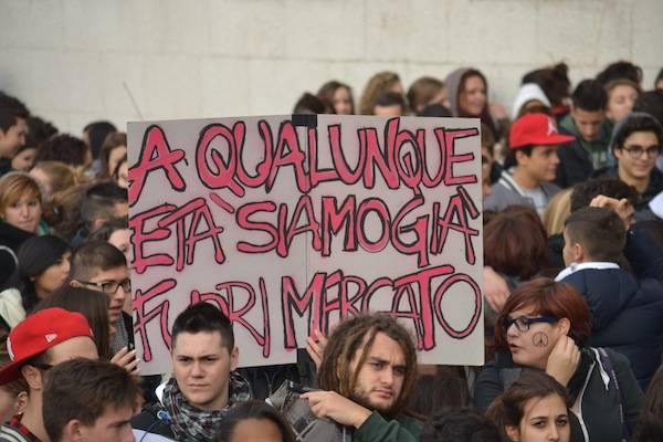 Corteo di Busto, cartelli e striscioni (parte 2) (inserita in galleria)