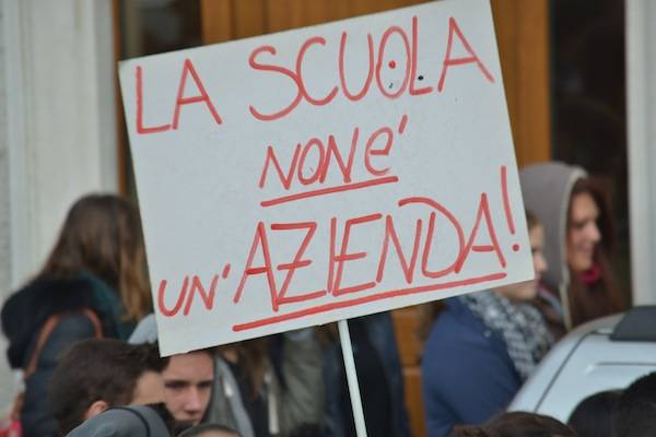 Corteo di Busto, cartelli e striscioni (parte 2) (inserita in galleria)