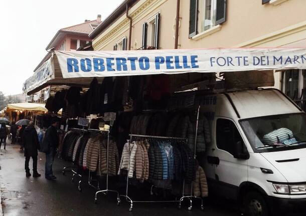 S. Ambrogio: il Mercatino di Forte dei Marmi