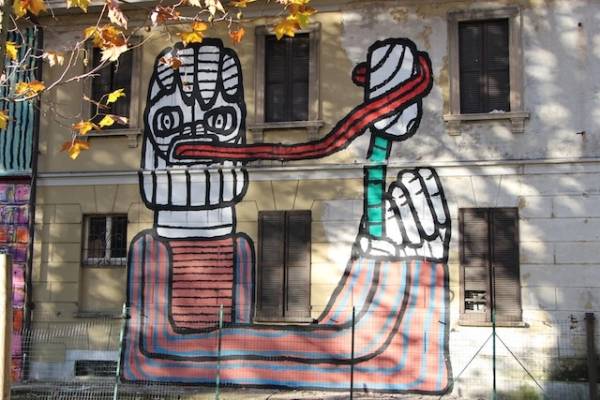 Graffiti sull'ex macello occupato (inserita in galleria)