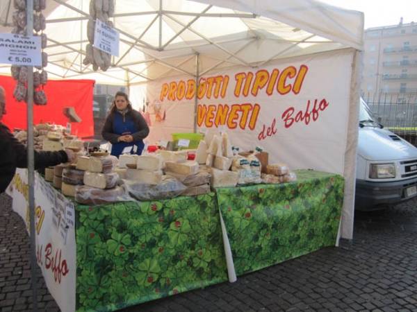 Il mercatino di Varese (inserita in galleria)