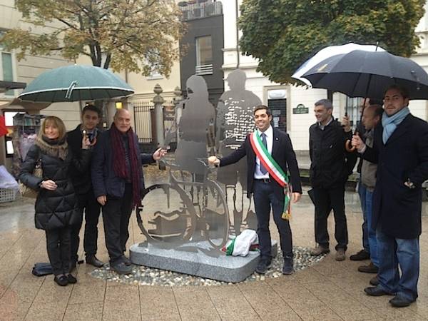 Inaugurata la scultura di piazza Beccaria (inserita in galleria)