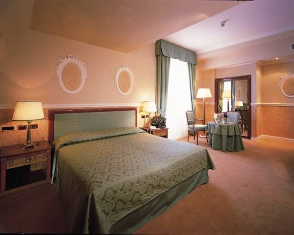 l'Hotel Palace oggi: splendido centenario (inserita in galleria)