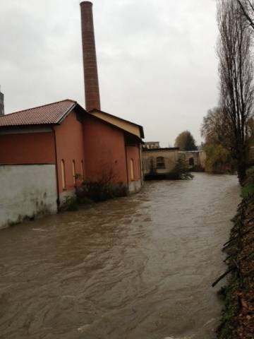 L'Olona oltre i livelli di guardia (inserita in galleria)