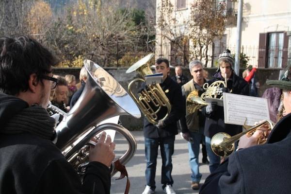 Mercatino di Natale alla Rasa (inserita in galleria)