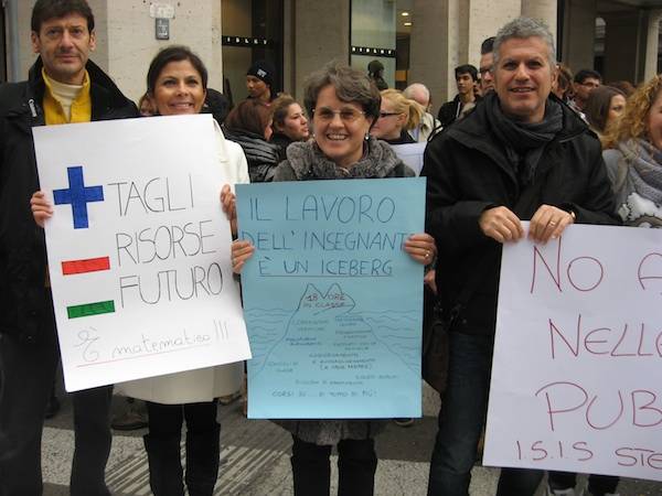 Studenti e docenti in corteo  (inserita in galleria)
