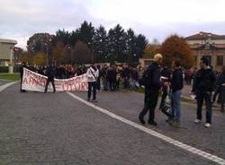 Studenti in corteo a Saronno (inserita in galleria)